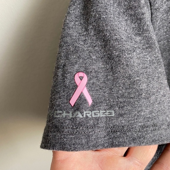 Under Armour Women's Gray Casual Athletic T-shirt Size Large - Picture 3 of 10